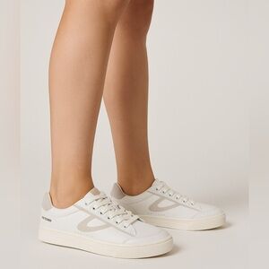 Tretorn Women’s Serve Sneakers White/Grey Size 8M | Memory Foam NWT